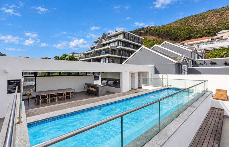 2 Bedroom Property for Sale in Sea Point Western Cape